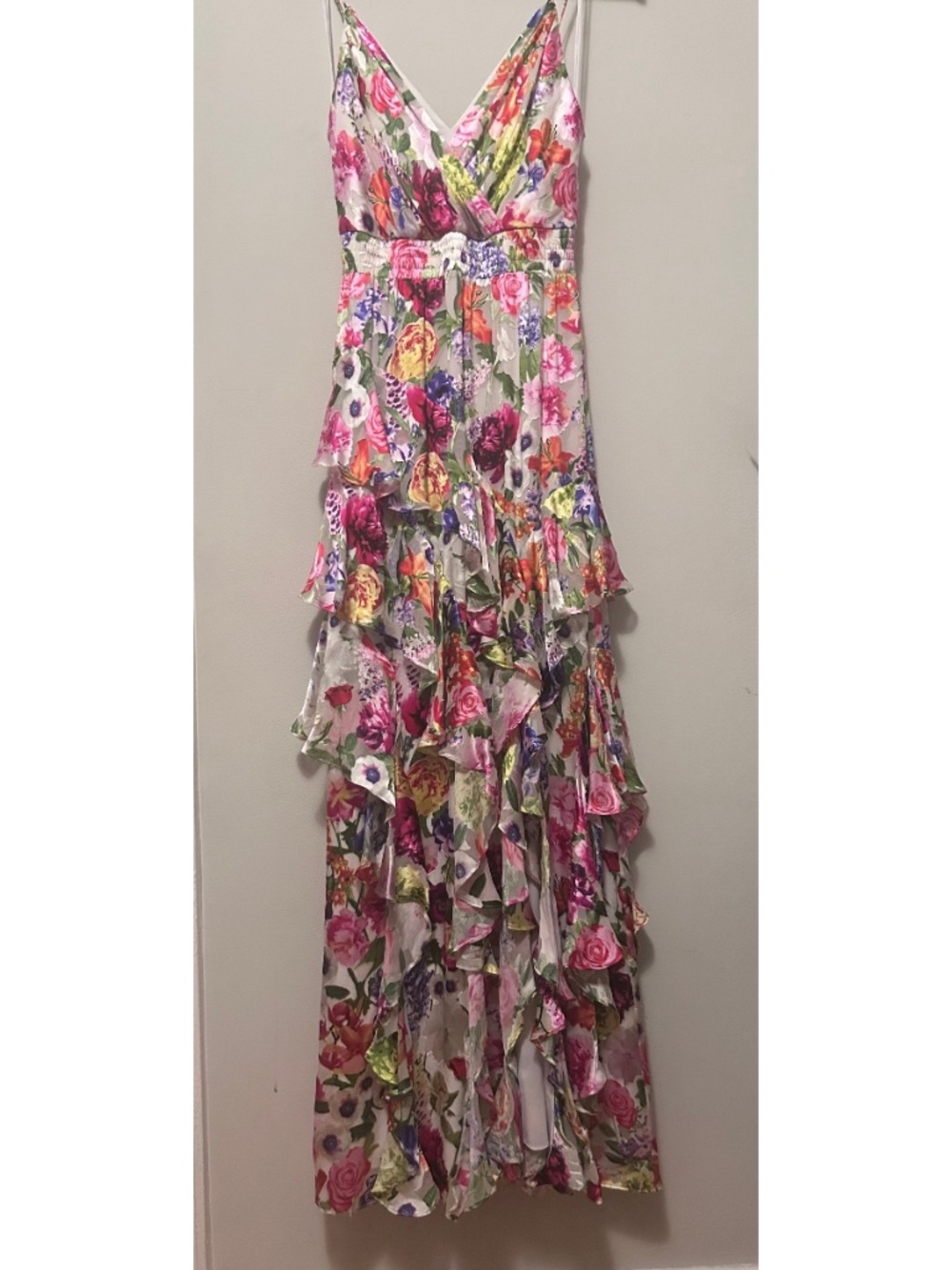 Alice + Olivia Hayden V-Neck Front Ruffle Dress in Flower Shop size 2 - Picture 9 of 15